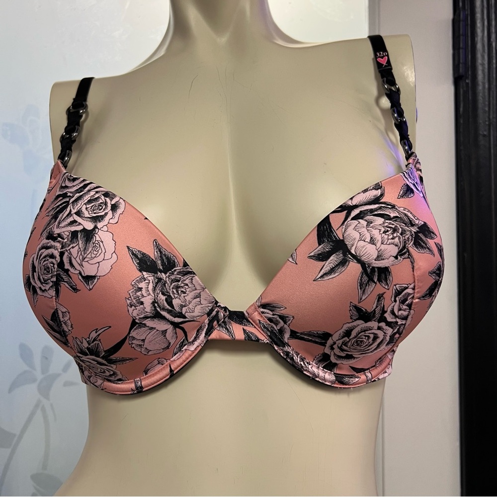 Victoria’s Secret Very Sexy Push Up Bra 32D Padded Underwire Peach/Pink/Black